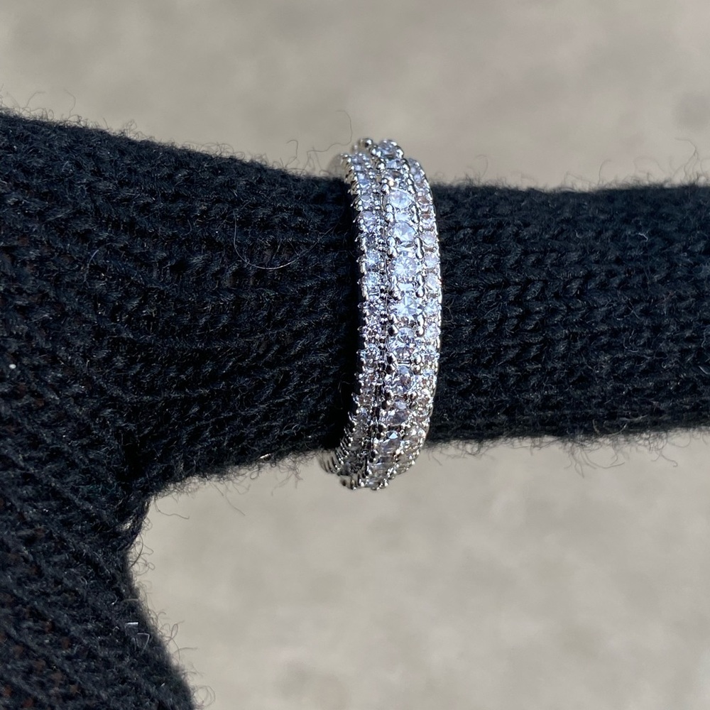 Unisex diamond ring